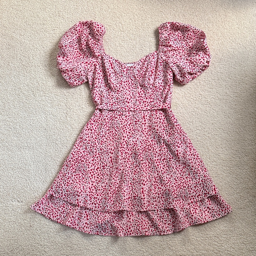 Pretty dress with princess sleeves